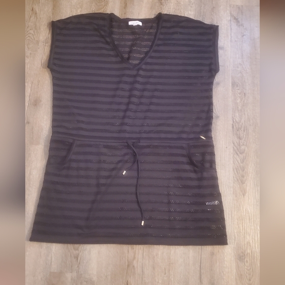 Calvin Klein - Picture 2 of 3